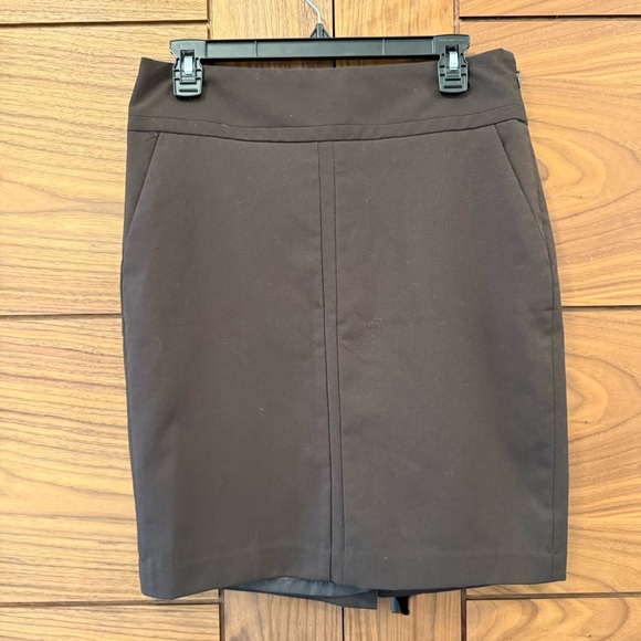 The Limited Dresses & Skirts - The Limited Studio 400 EUC Brown Minimalist Neutral Lined Pencil Skirt - Sz 6